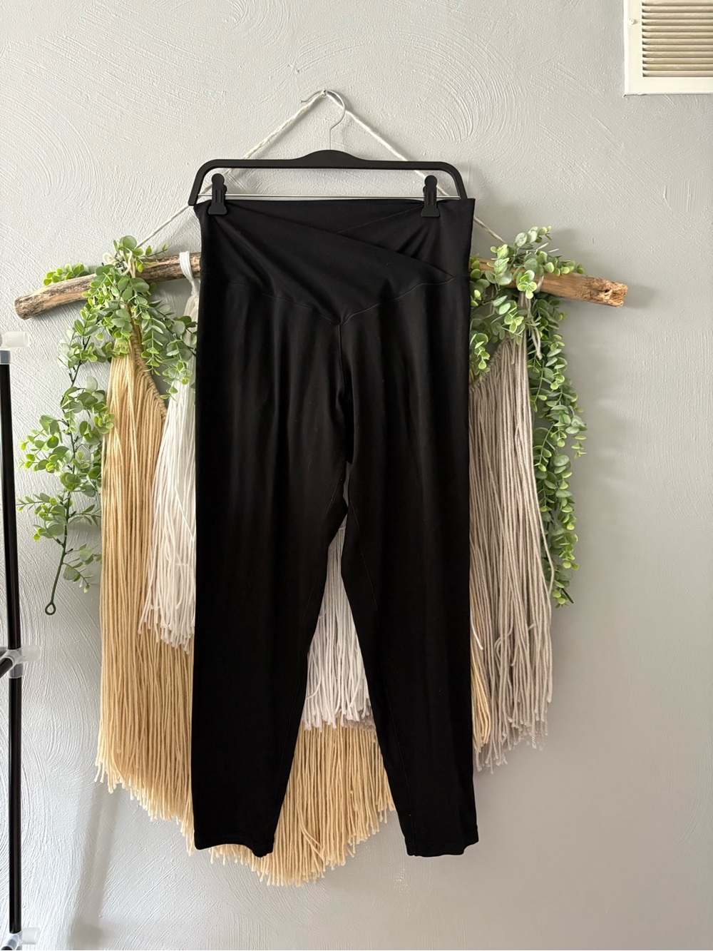 aerie Black High-Waist Crossover 7/8th Leggings